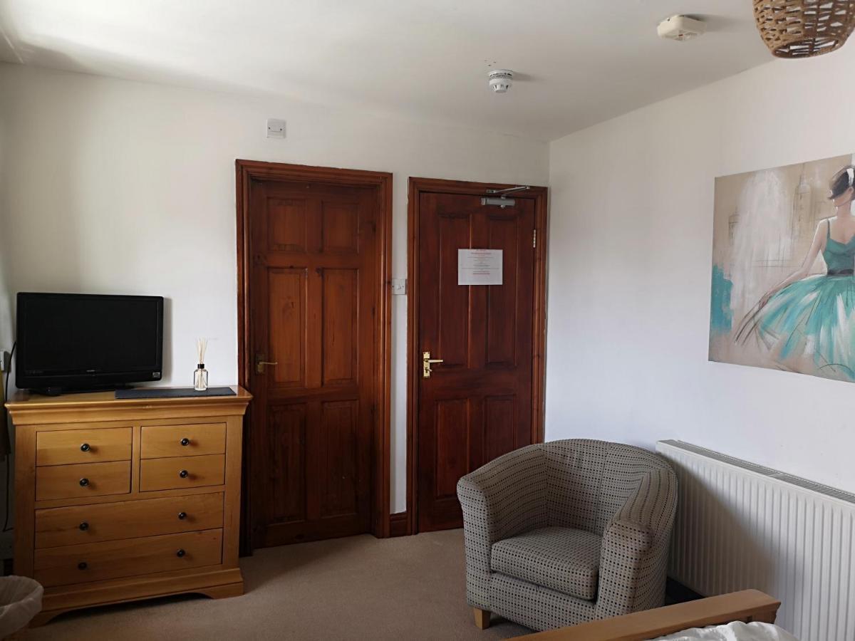 Red Lion Hotel Ystrad Meurig Екстериор снимка